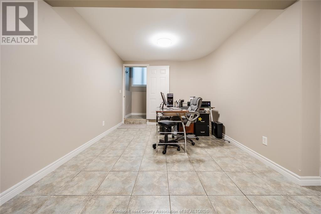 Photo 42 of 160 Branton Crescent, Tecumseh ON