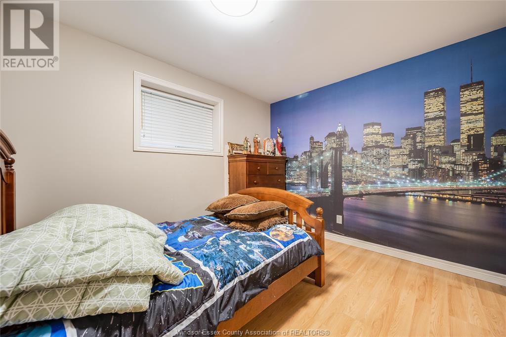 Photo 14 of 160 Branton Crescent, Tecumseh ON