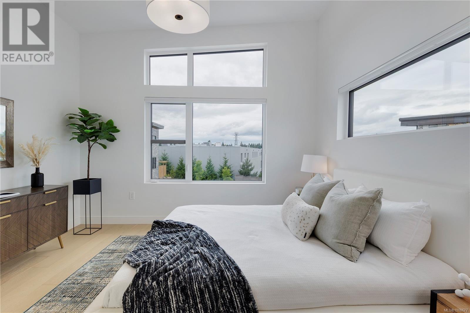 Photo 21 of 11 4253 Dieppe Rd, Saanich BC