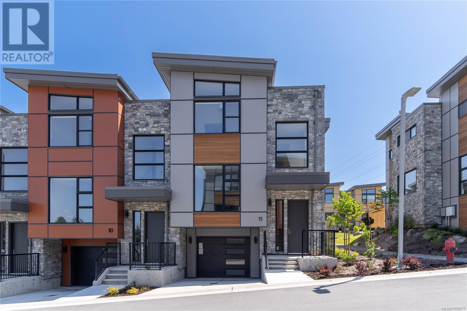 Photo 49 of 11 4253 Dieppe Rd, Saanich BC