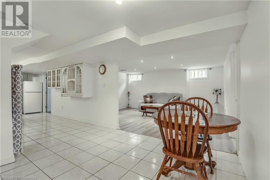 Photo 43 of 5945 Frontenac Street, Niagara Falls ON