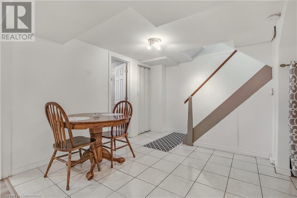Photo 1 of 5945 Frontenac Street, Niagara Falls ON