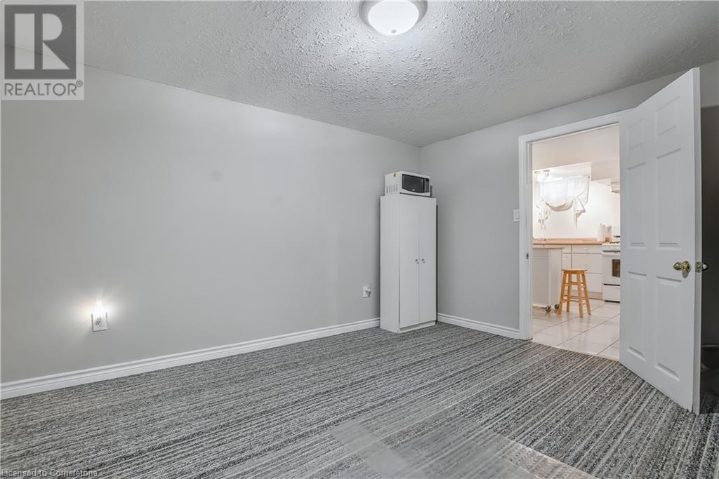 Photo 26 of 5945 Frontenac Street, Niagara Falls ON