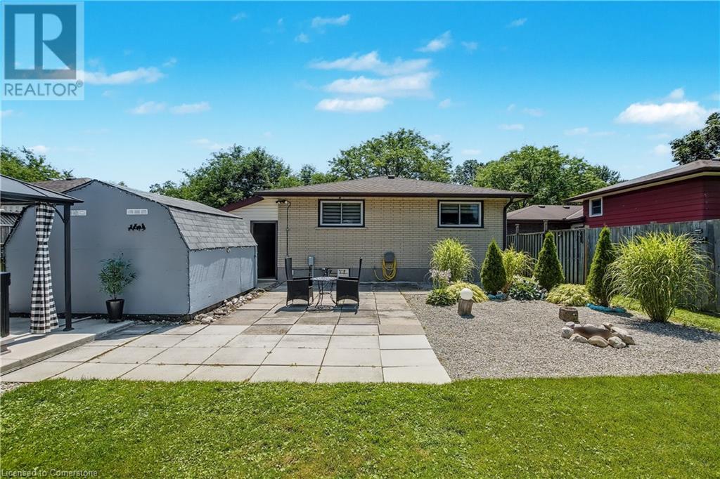 Photo 8 of 5945 Frontenac Street, Niagara Falls ON