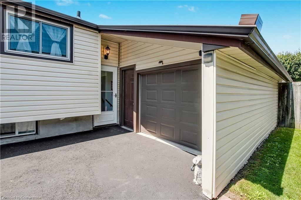 Photo 15 of 5945 Frontenac Street, Niagara Falls ON