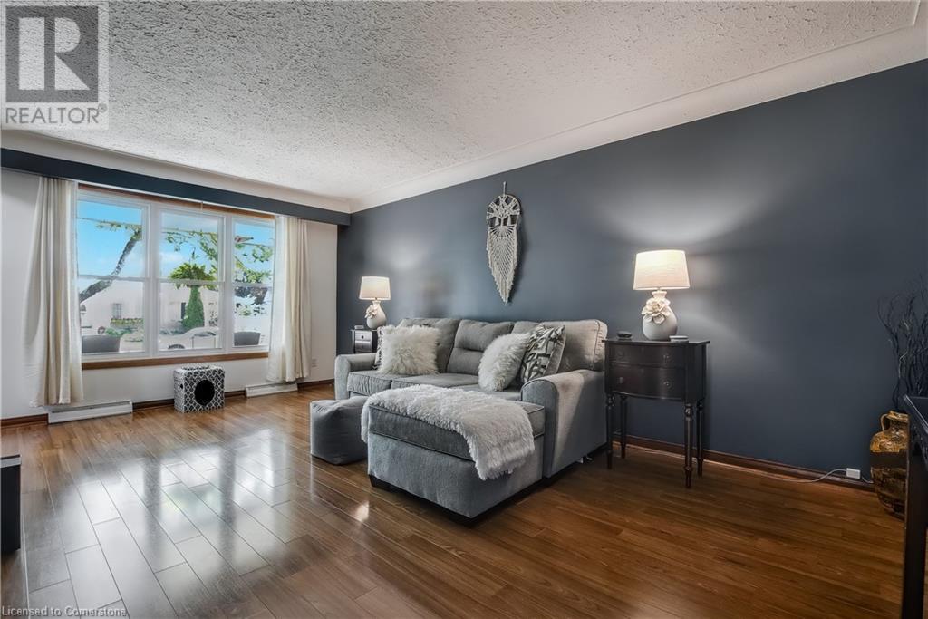 Photo 29 of 5945 Frontenac Street, Niagara Falls ON