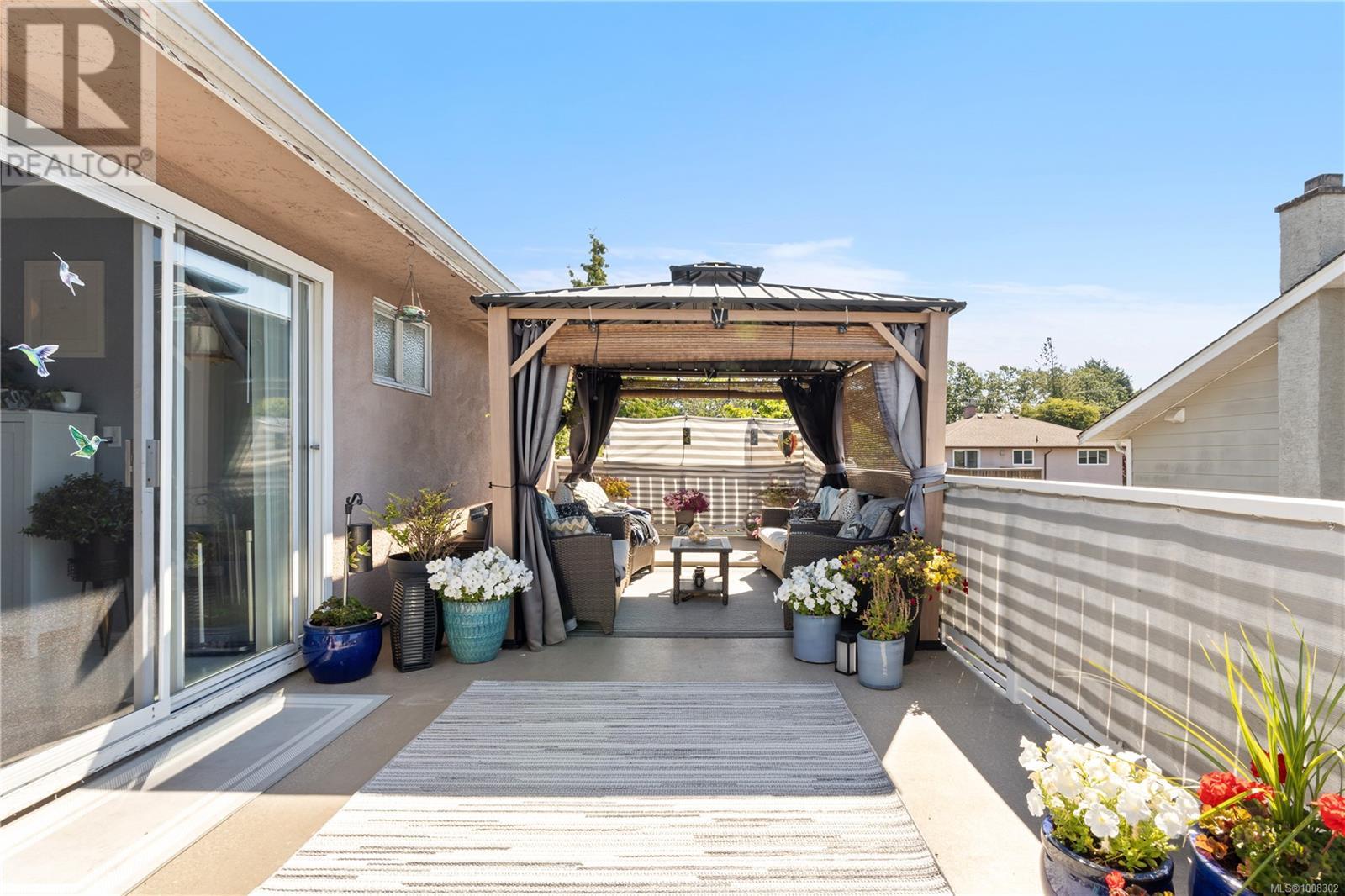 Photo 18 of 3273 Megaw Pl, Saanich BC