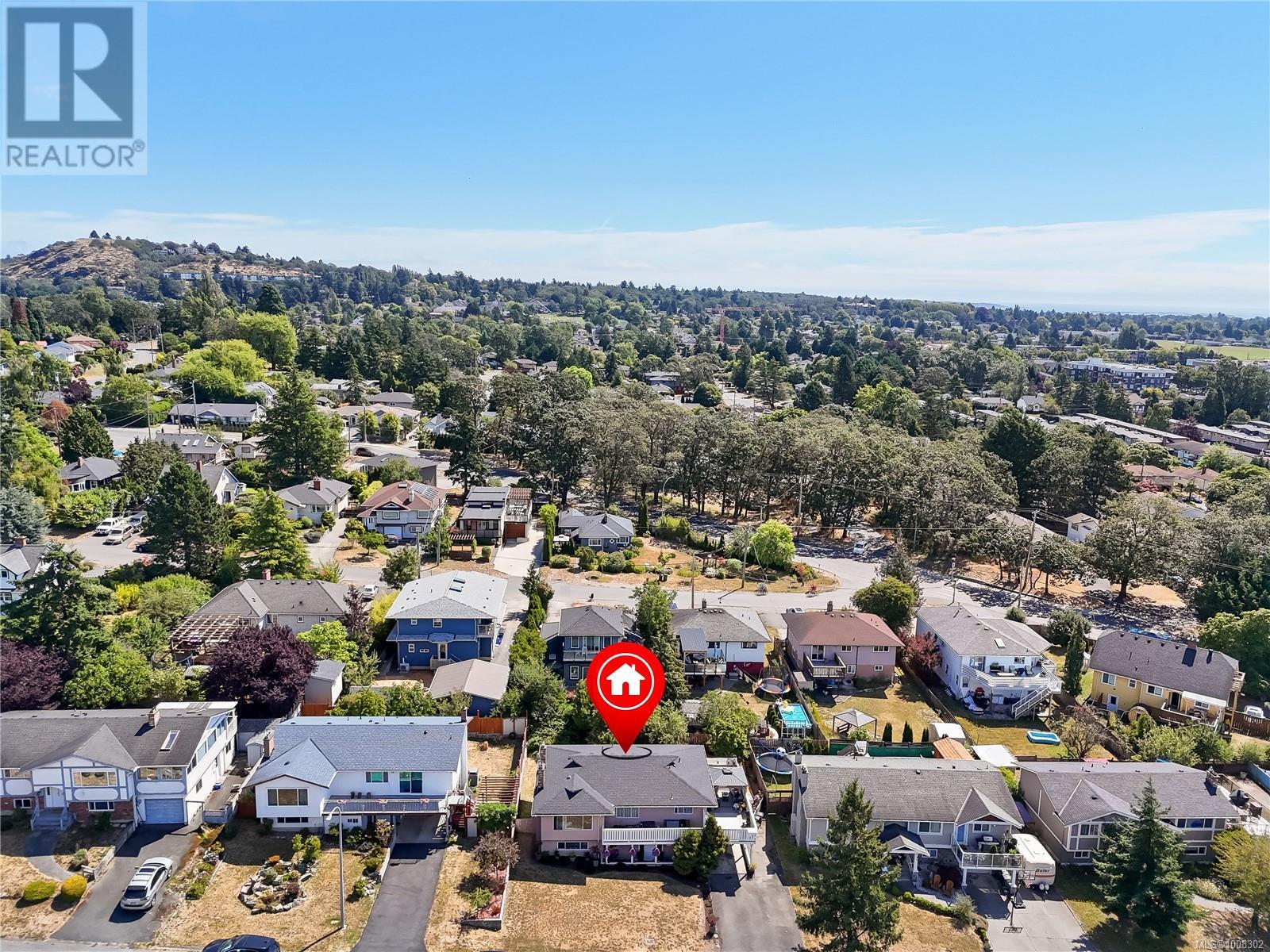 Photo 33 of 3273 Megaw Pl, Saanich BC
