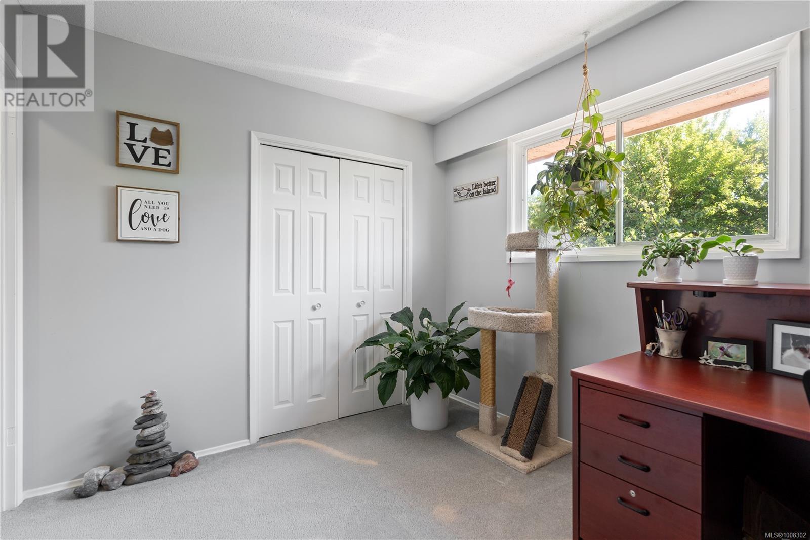 Photo 16 of 3273 Megaw Pl, Saanich BC
