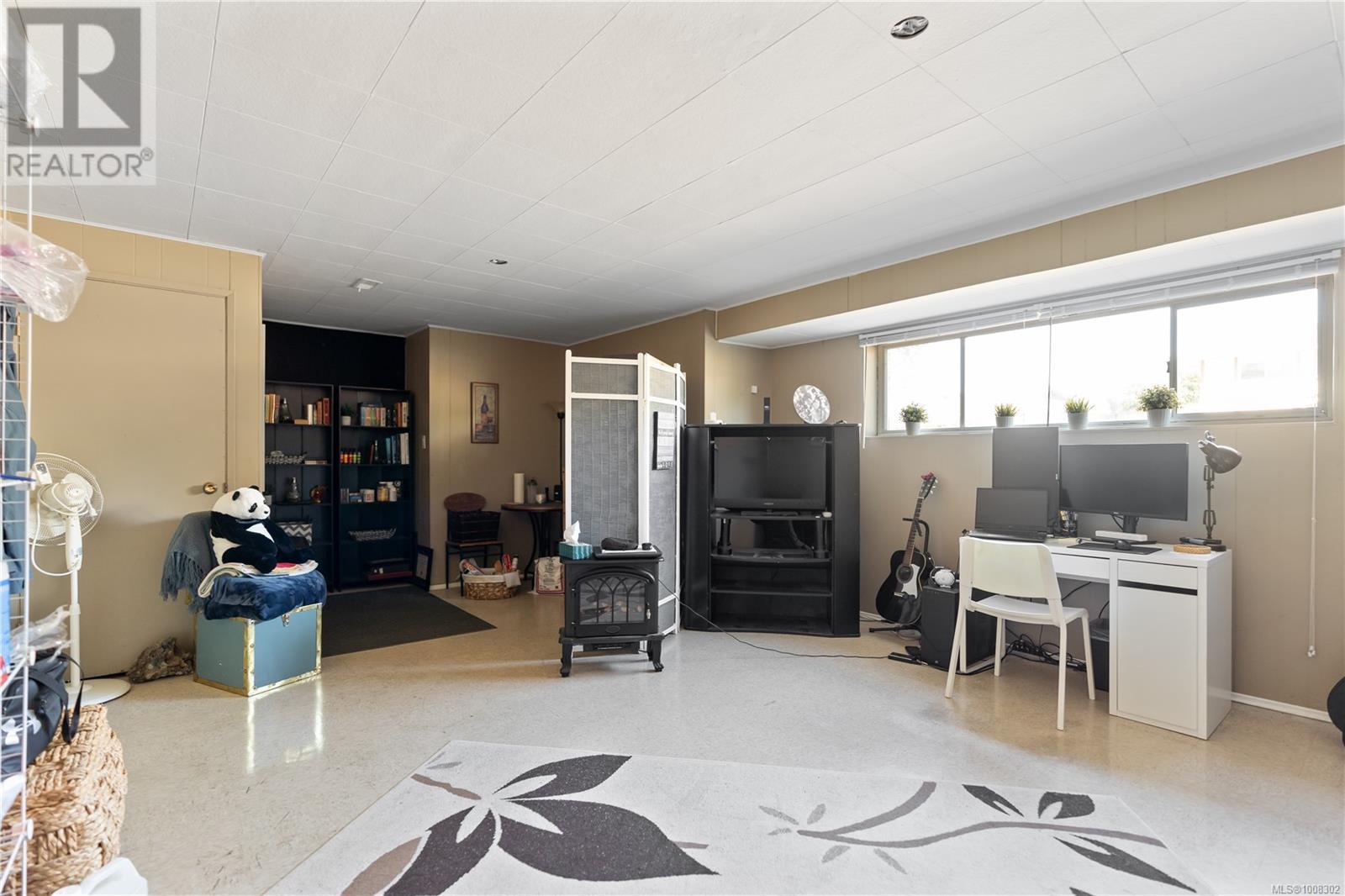 Photo 23 of 3273 Megaw Pl, Saanich BC