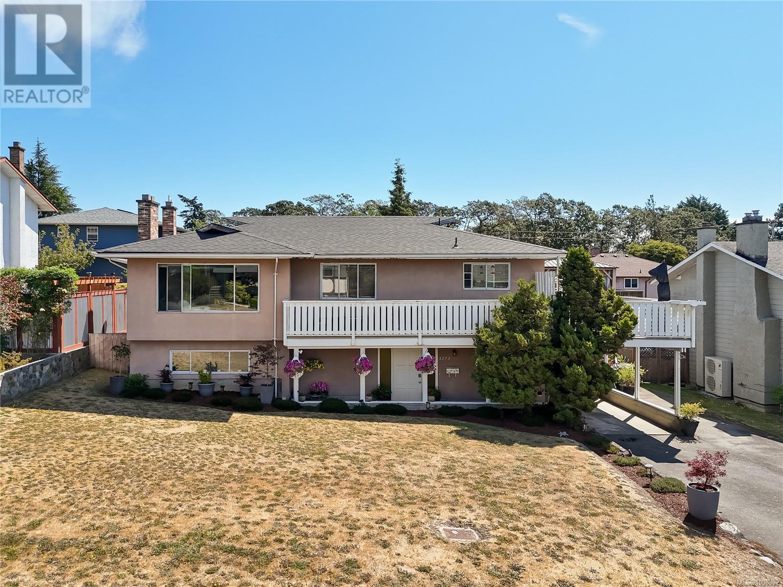 Photo 1 of 3273 Megaw Pl, Saanich BC