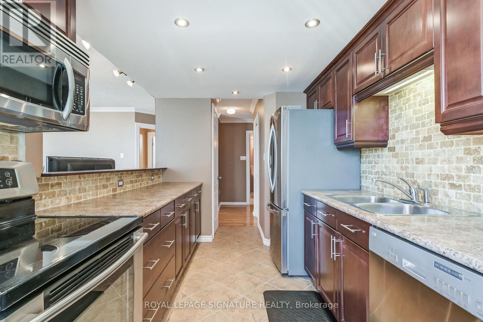 Photo 13 of 1105 75 King Street E, Mississauga ON