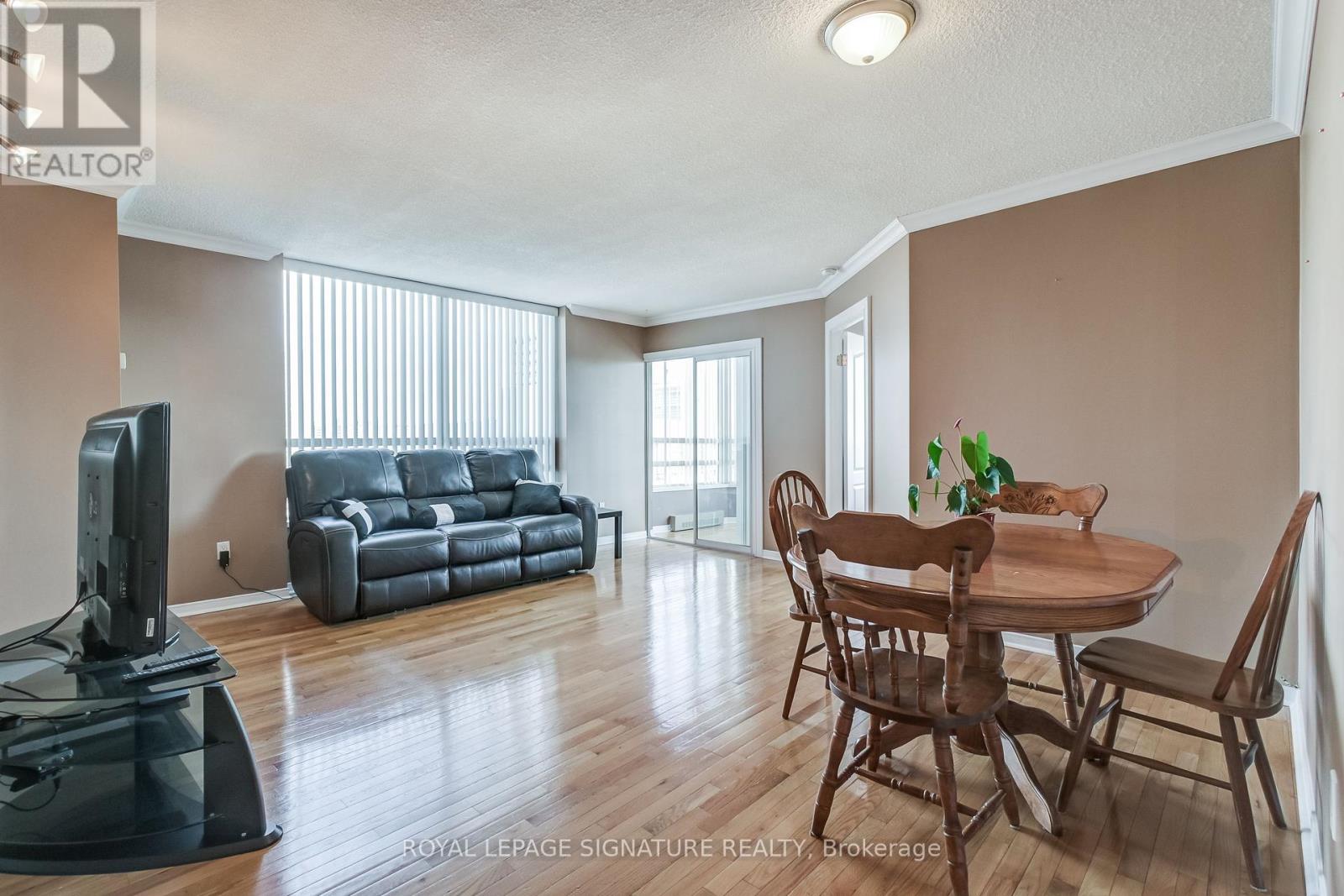 Photo 17 of 1105 75 King Street E, Mississauga ON