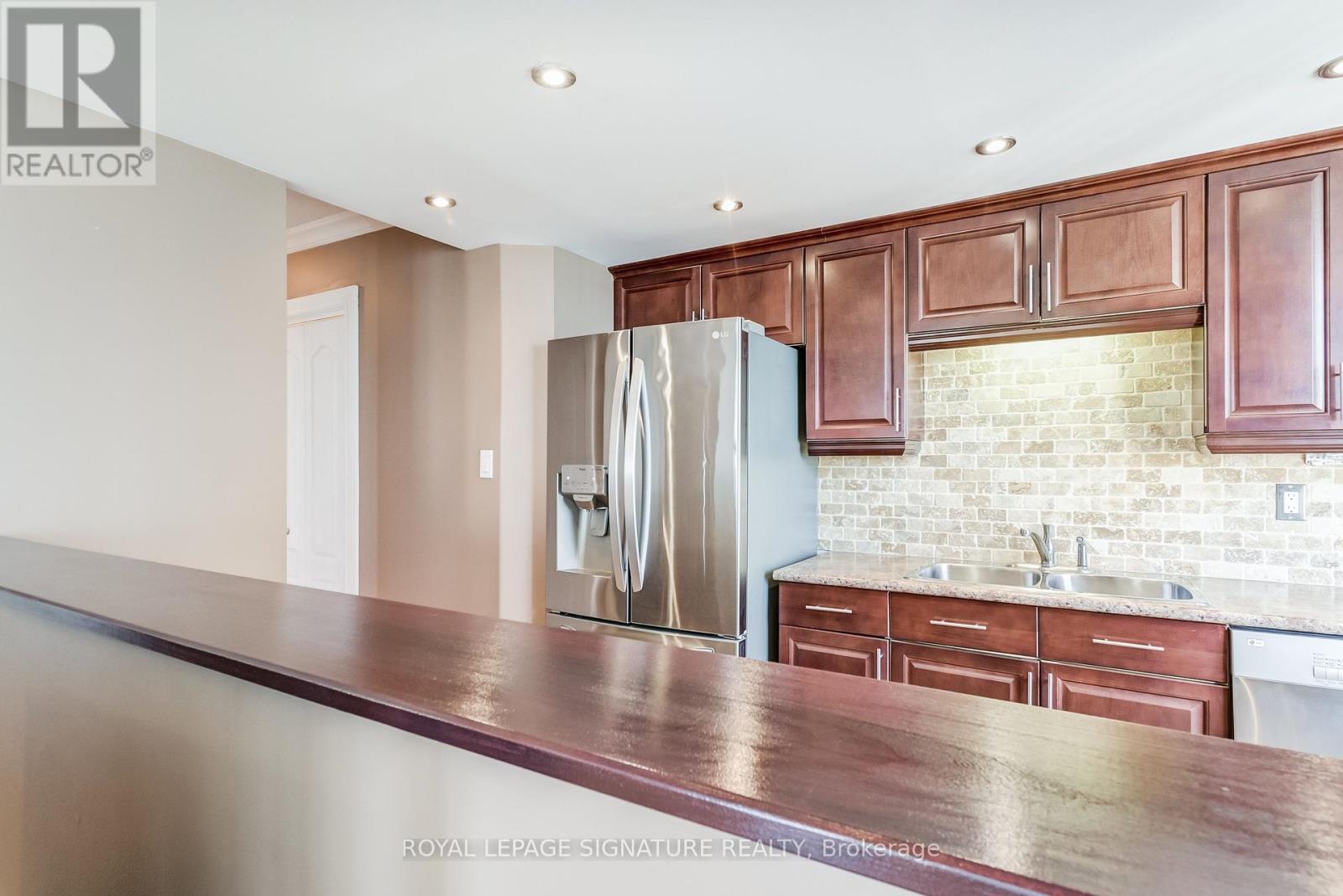 Photo 19 of 1105 75 King Street E, Mississauga ON