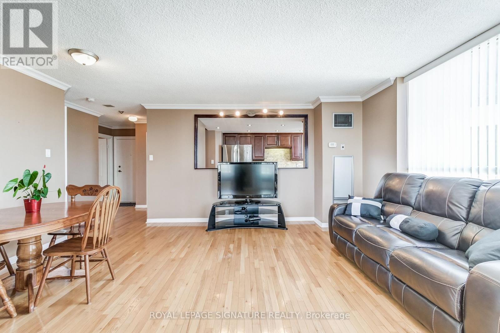 Photo 22 of 1105 75 King Street E, Mississauga ON
