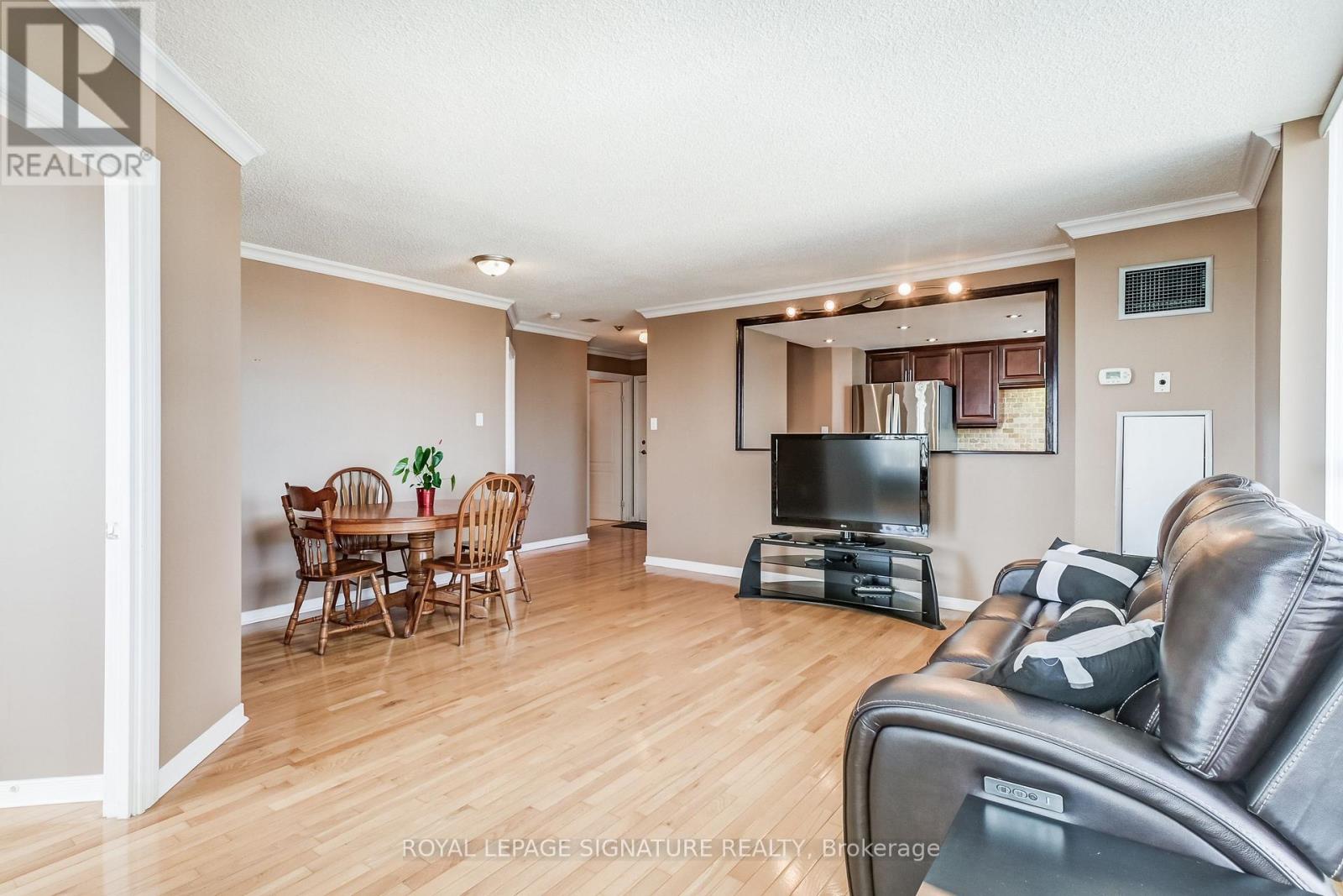 Photo 23 of 1105 75 King Street E, Mississauga ON
