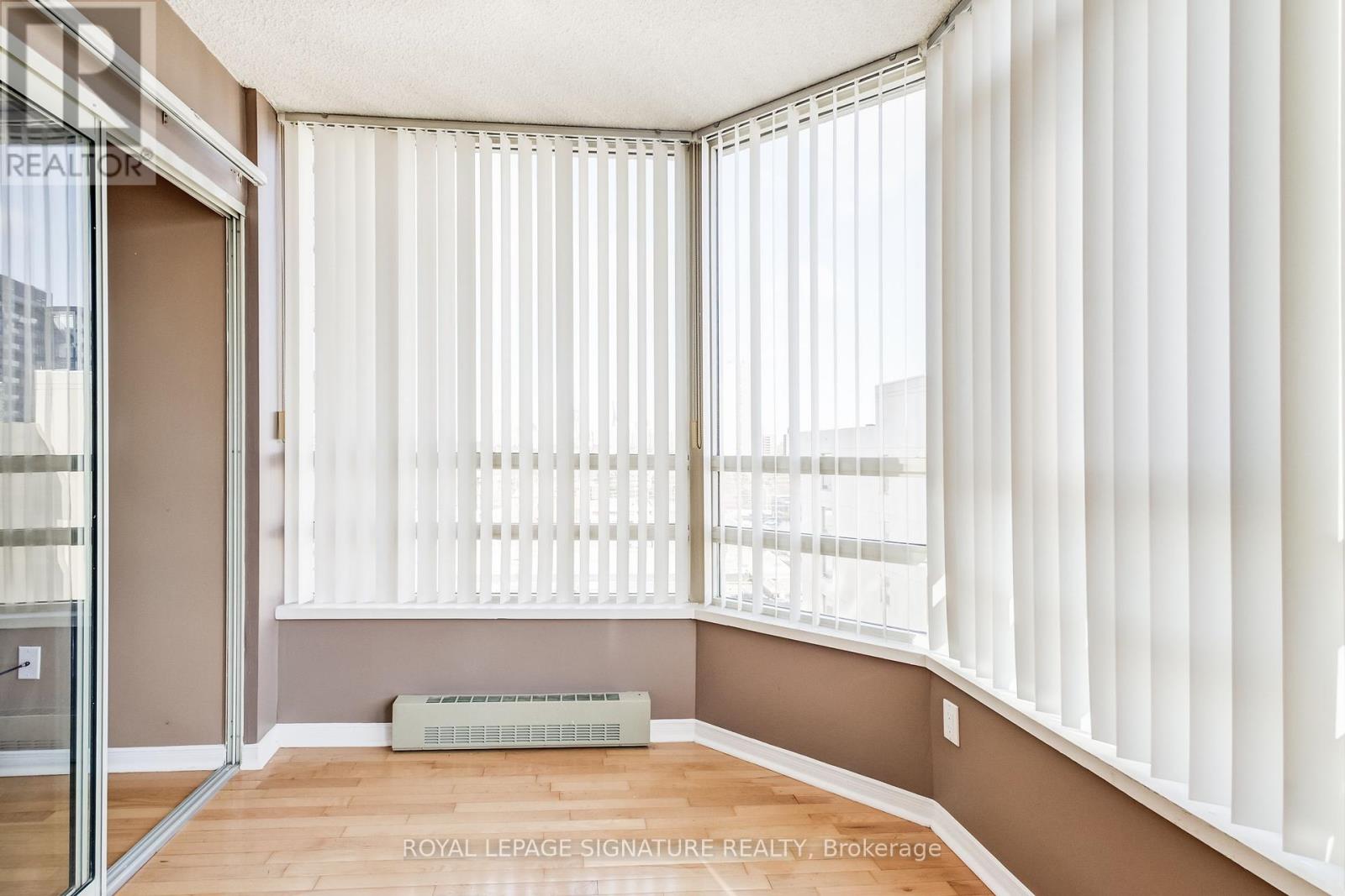 Photo 27 of 1105 75 King Street E, Mississauga ON