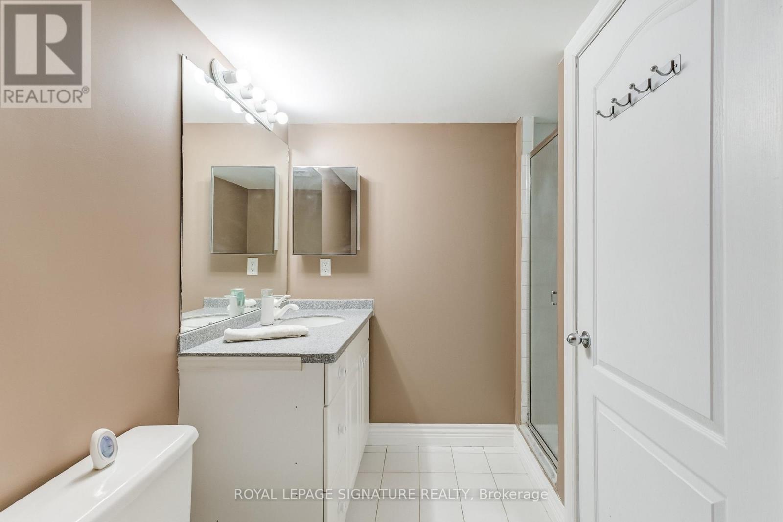 Photo 31 of 1105 75 King Street E, Mississauga ON