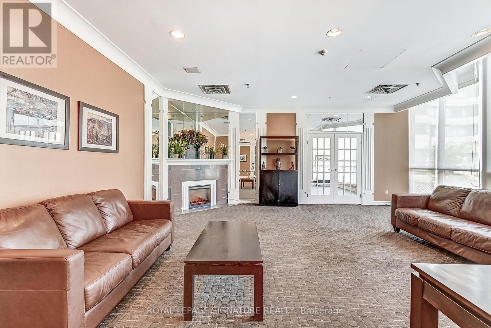 Photo 38 of 1105 75 King Street E, Mississauga ON