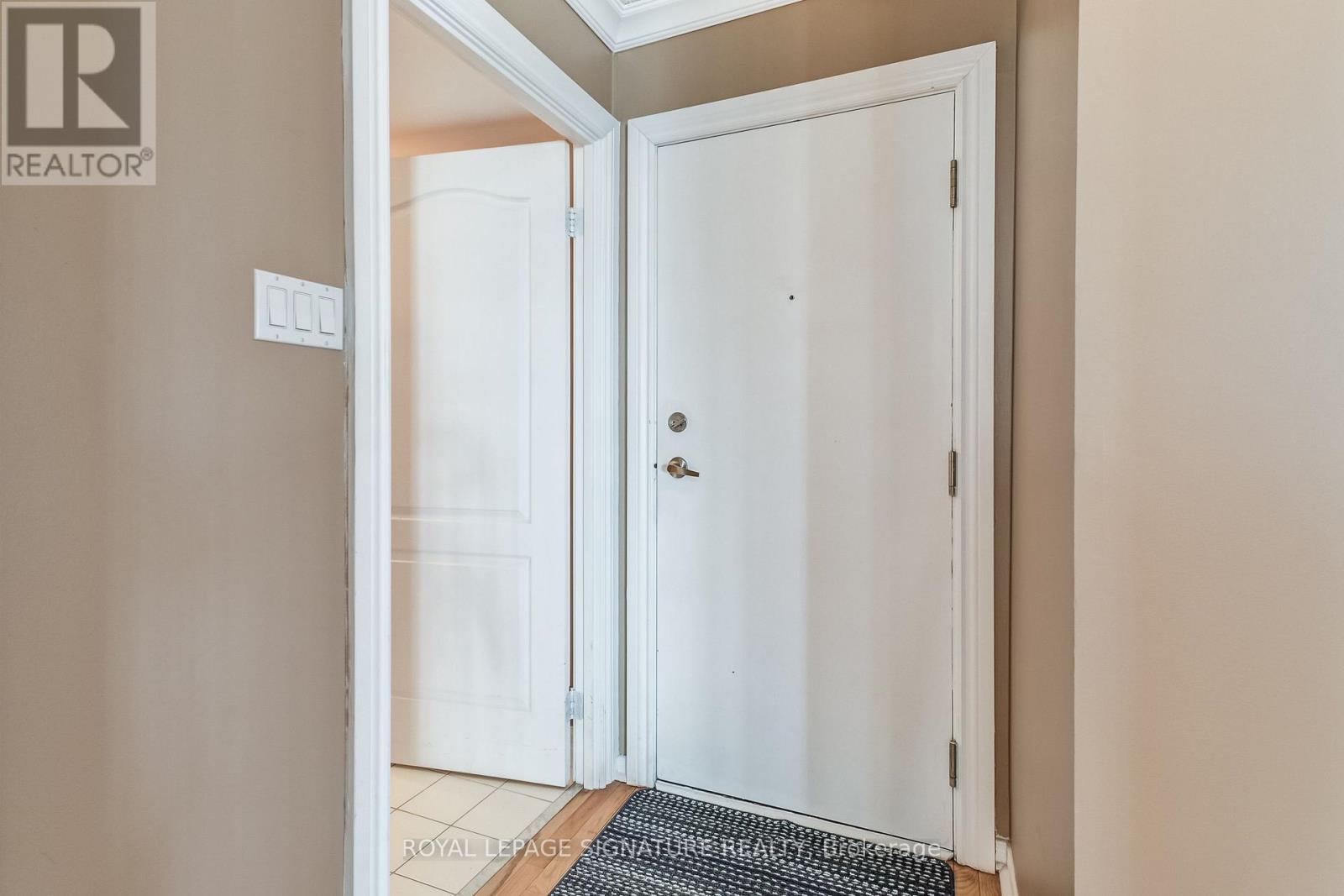 Photo 6 of 1105 75 King Street E, Mississauga ON