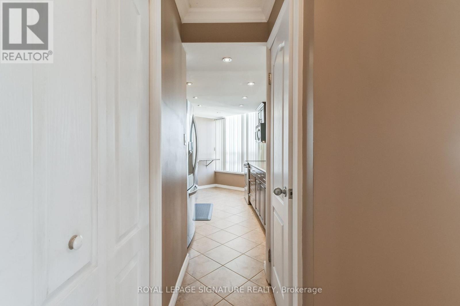 Photo 9 of 1105 75 King Street E, Mississauga ON