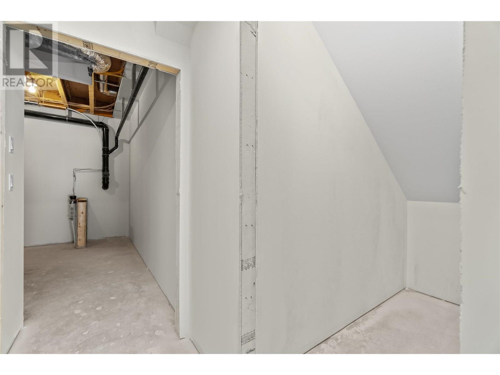 2 231 20 Street Northeast, Salmon Arm
