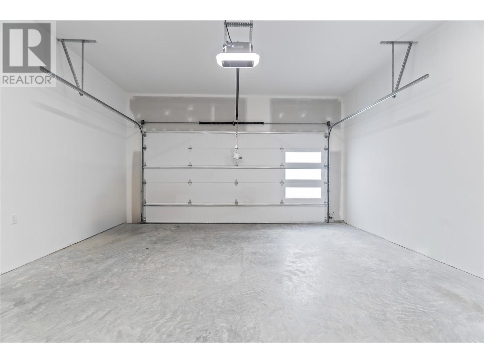2 231 20 Street Northeast, Salmon Arm