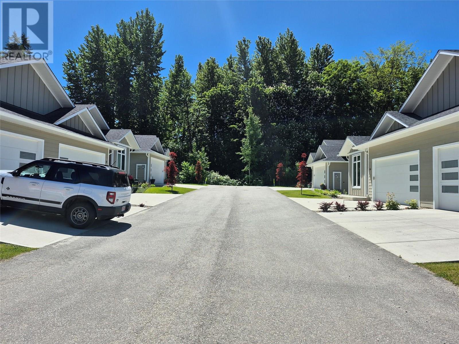 2 231 20 Street Northeast, Salmon Arm