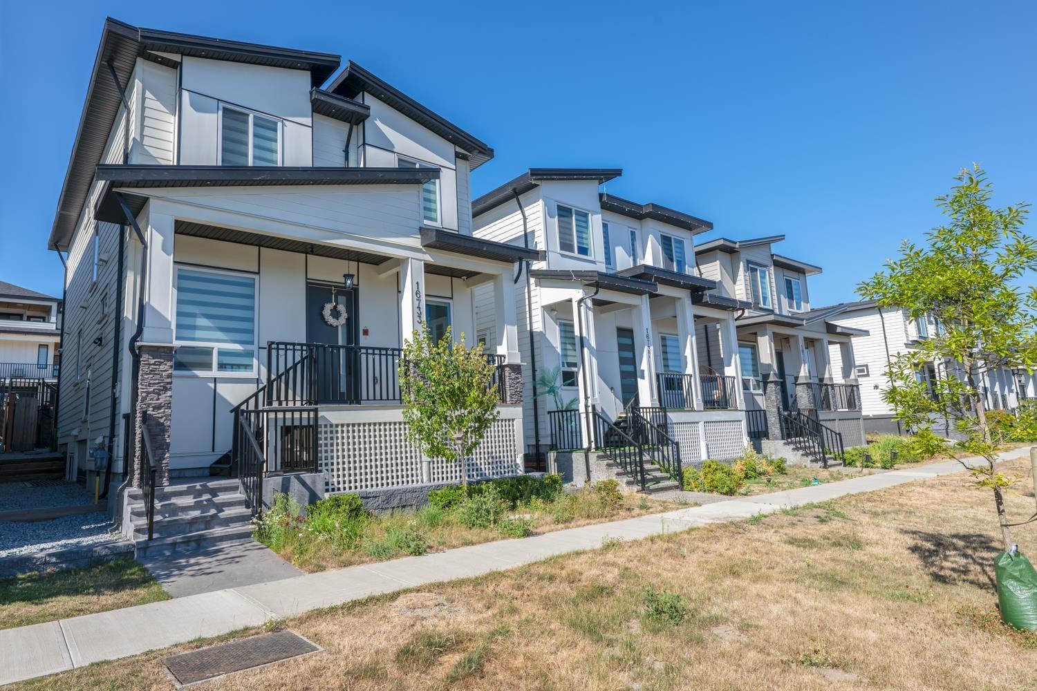Photo 38 of 16733 15 A Avenue, Surrey BC