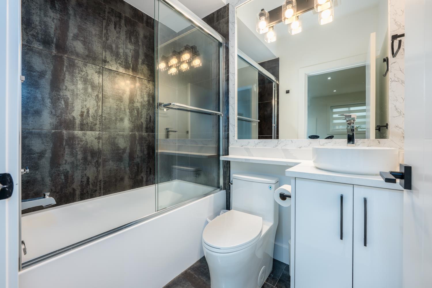 Photo 23 of 16733 15 A Avenue, Surrey BC