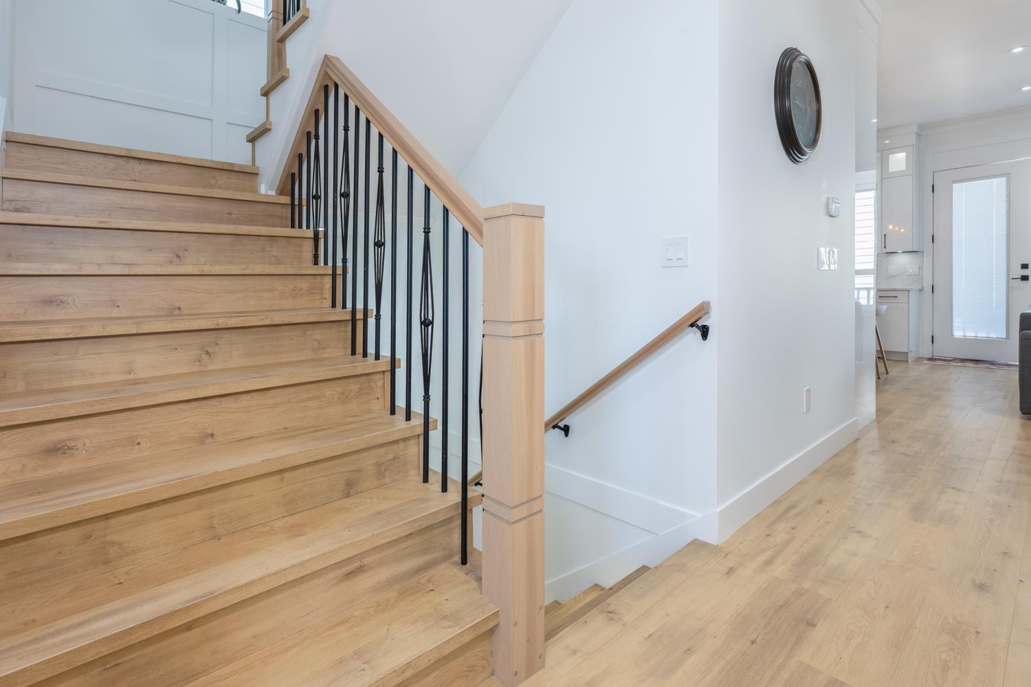 Photo 17 of 16733 15 A Avenue, Surrey BC