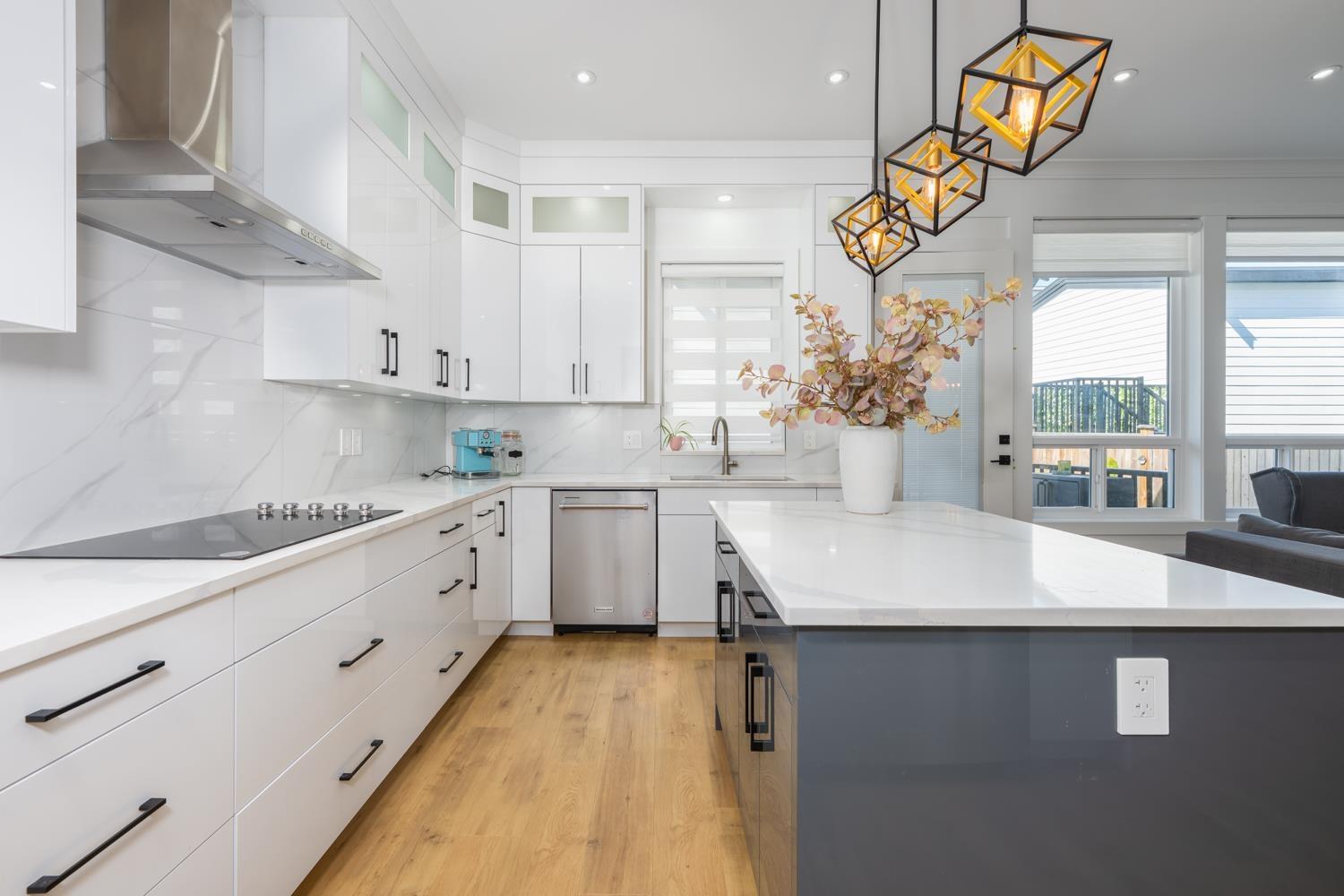 Photo 13 of 16733 15 A Avenue, Surrey BC