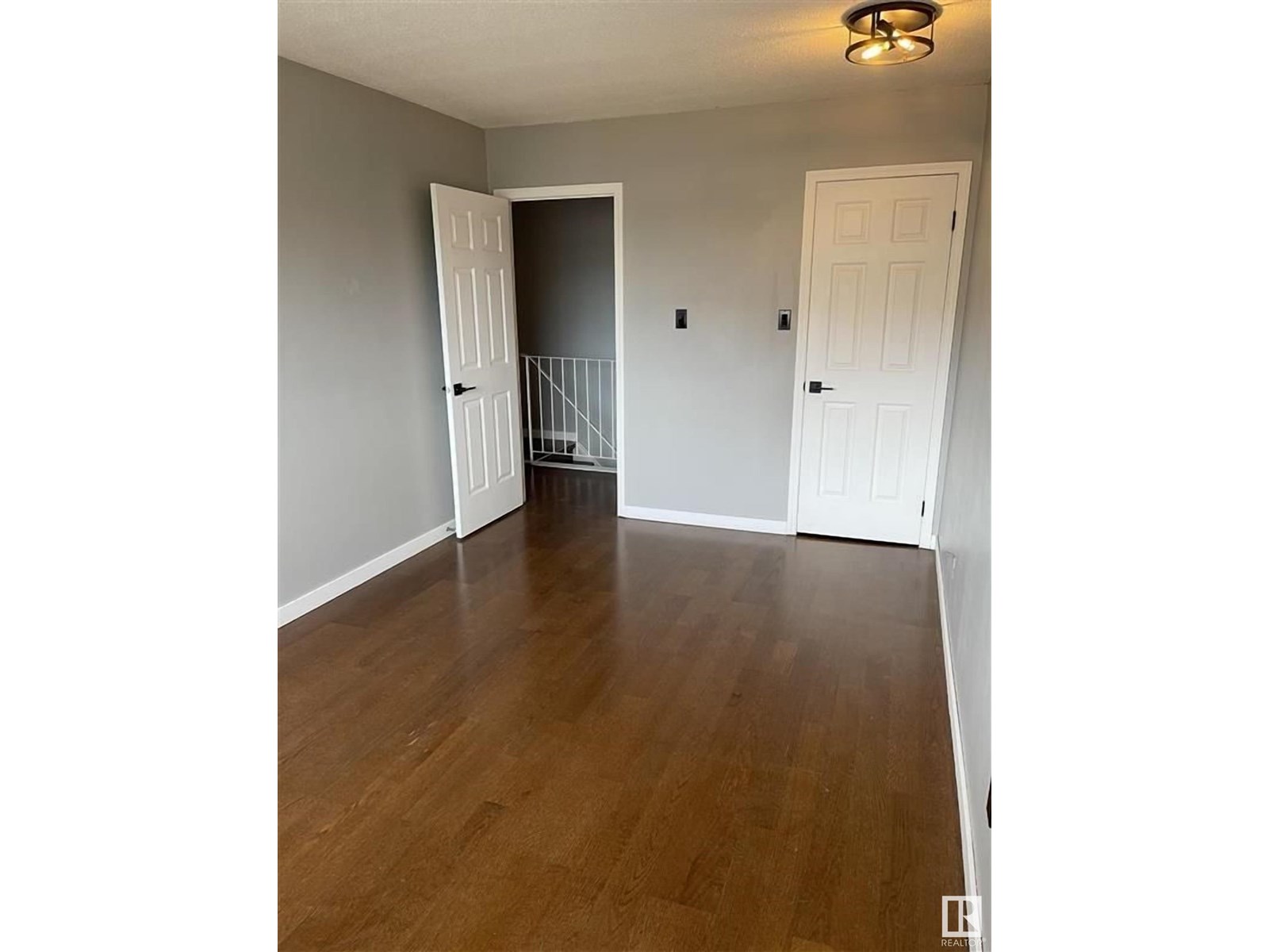 Photo 17 of 11 11219 103 A Av Nw, Edmonton AB