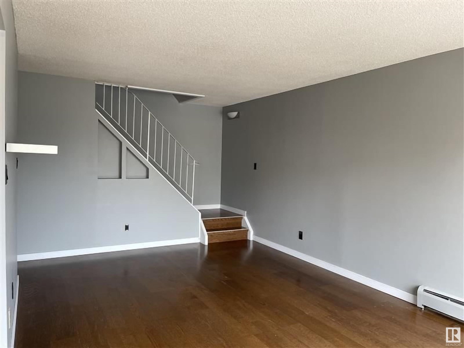 Photo 6 of 11 11219 103 A Av Nw, Edmonton AB