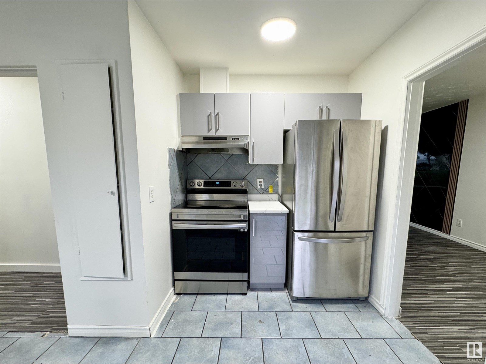 Photo 10 of 16415 106 Av Nw, Edmonton AB
