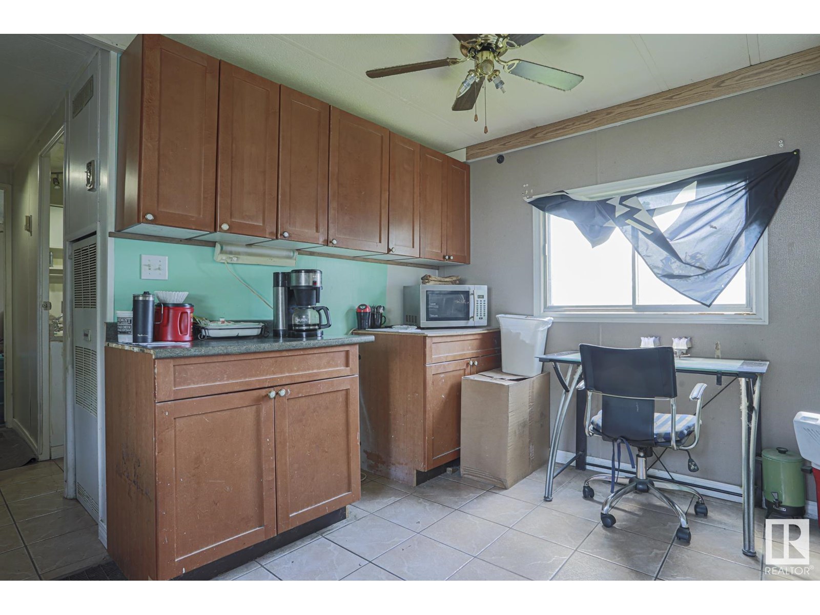 Photo 12 of 19 Ridgeway Dr Nw, Edmonton AB