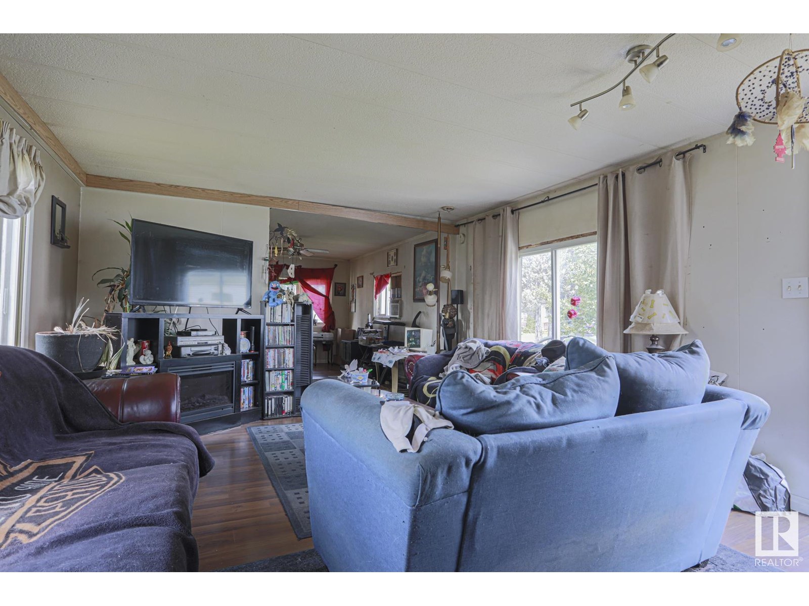 Photo 2 of 19 Ridgeway Dr Nw, Edmonton AB