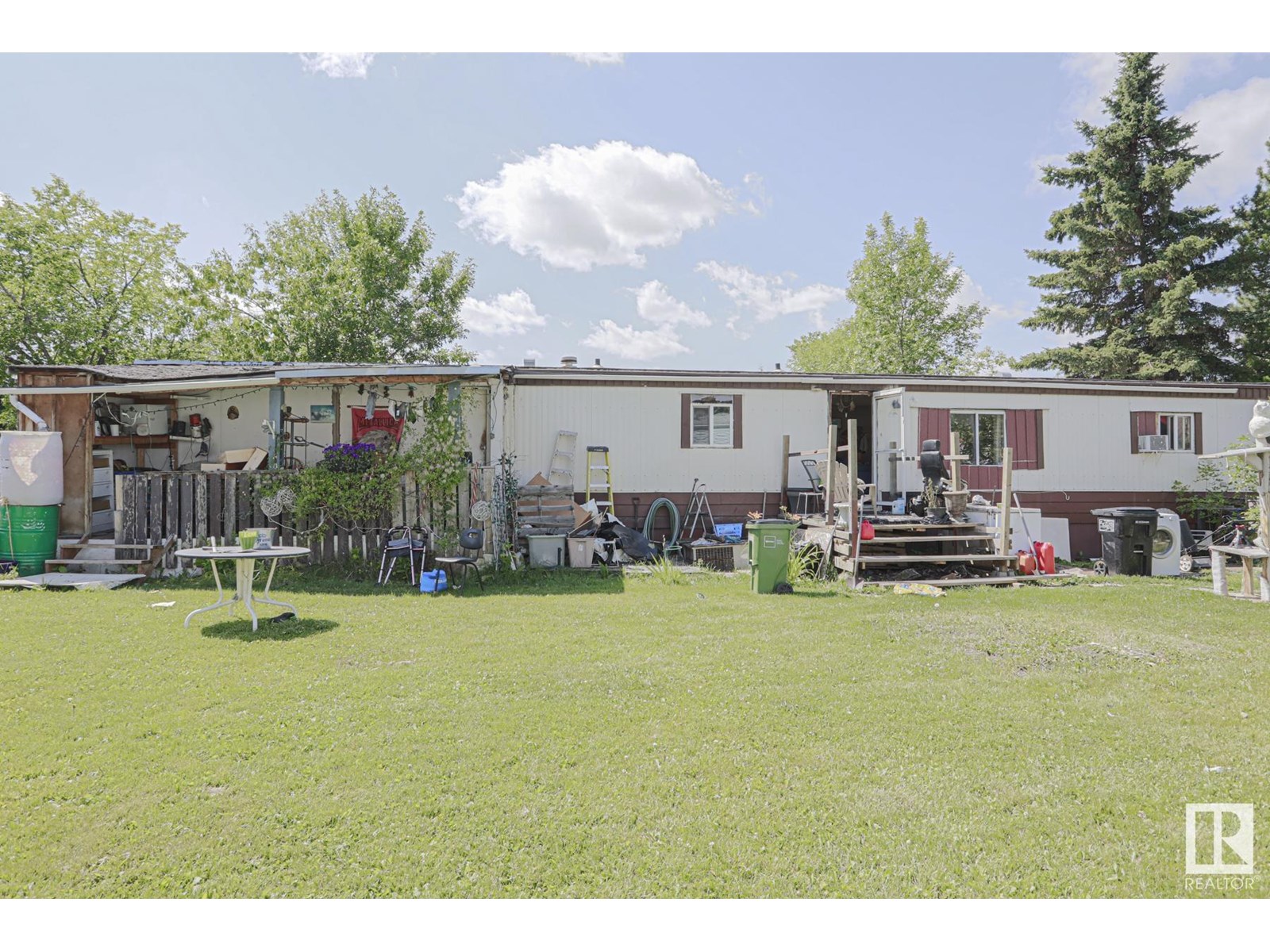 Photo 25 of 19 Ridgeway Dr Nw, Edmonton AB