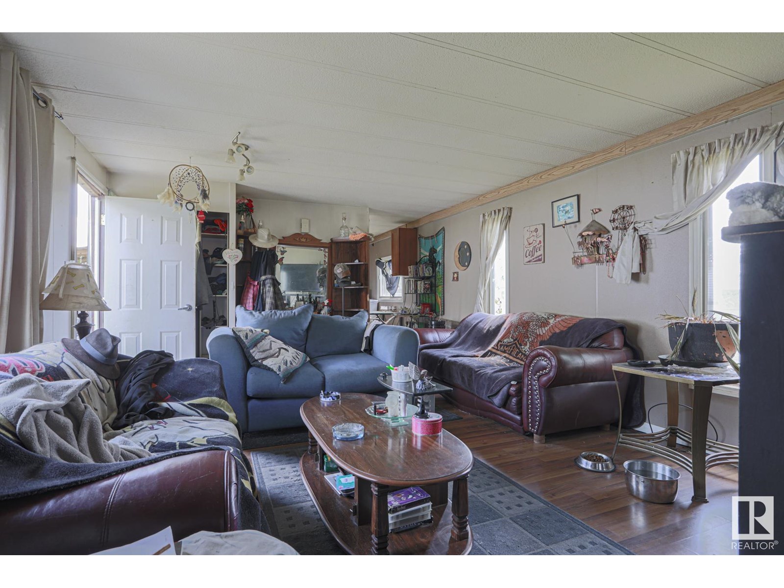 Photo 5 of 19 Ridgeway Dr Nw, Edmonton AB