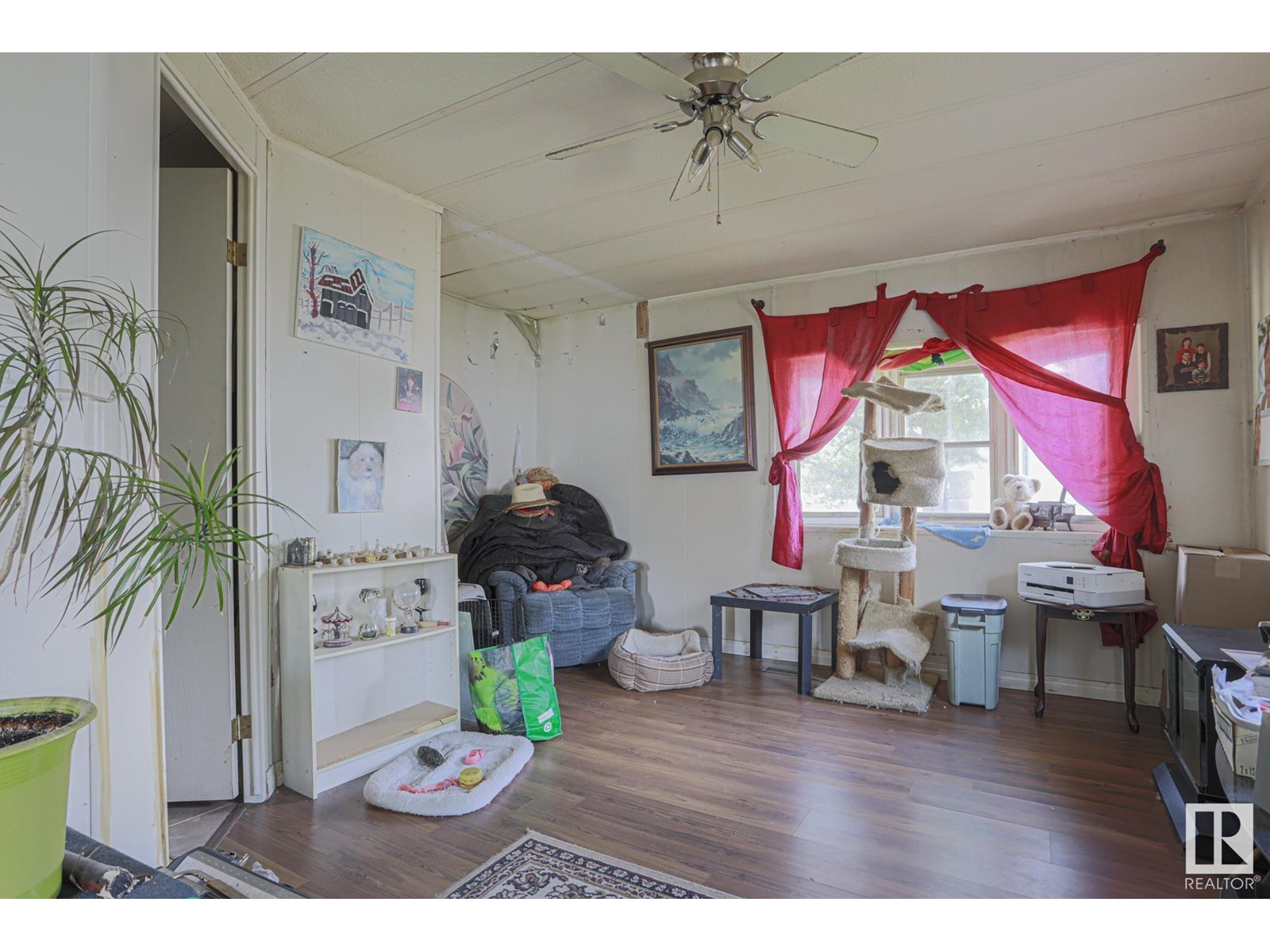 Photo 6 of 19 Ridgeway Dr Nw, Edmonton AB