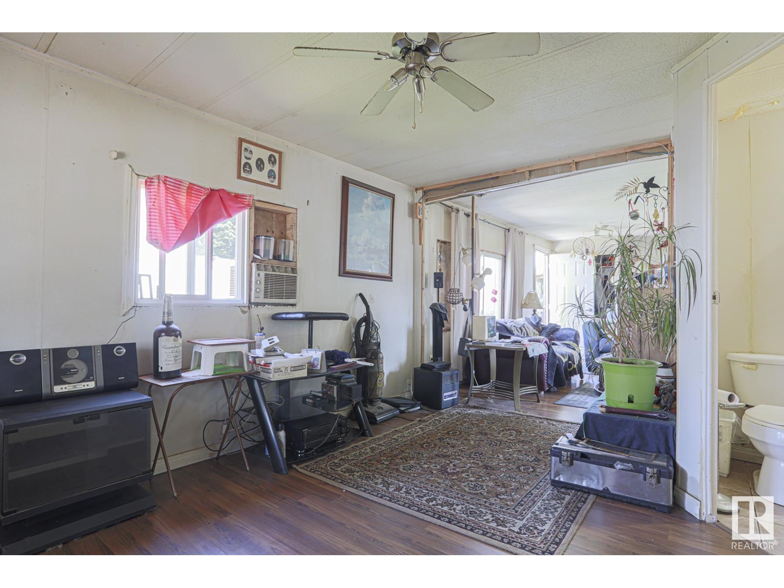 Photo 8 of 19 Ridgeway Dr Nw, Edmonton AB