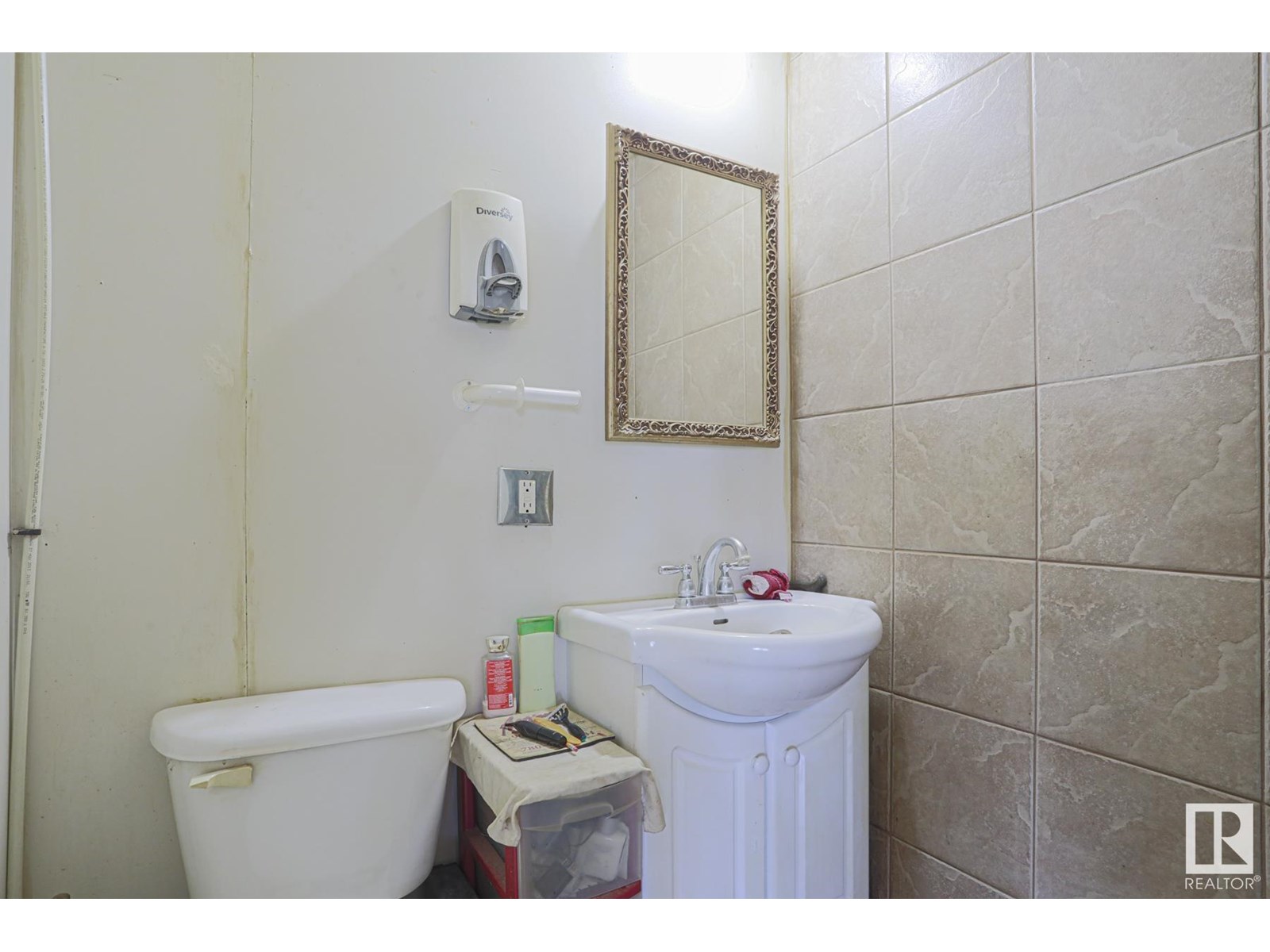 Photo 9 of 19 Ridgeway Dr Nw, Edmonton AB