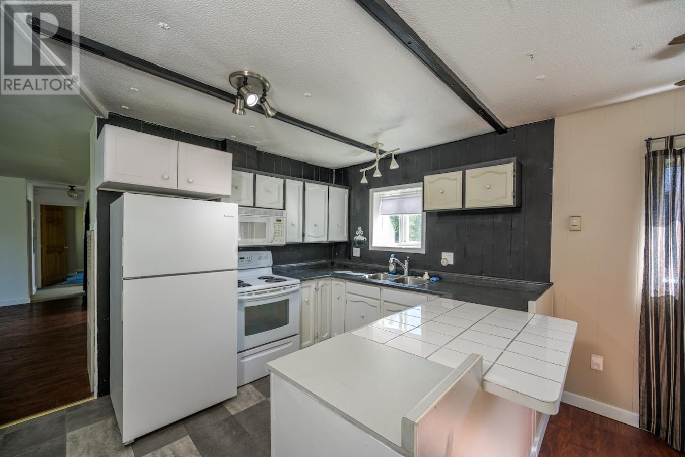 Photo 5 of 5146 Greenwood Street, Prince George BC