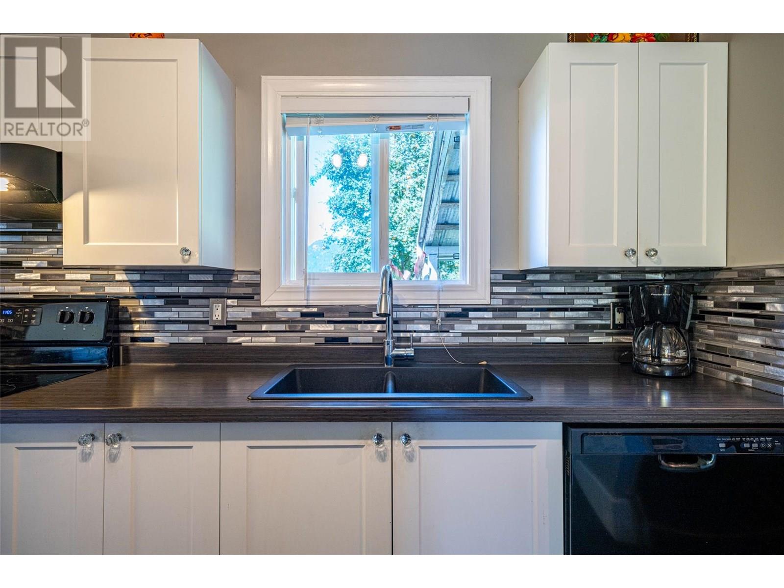 Photo 9 of 2281 Hayden Place, Armstrong BC