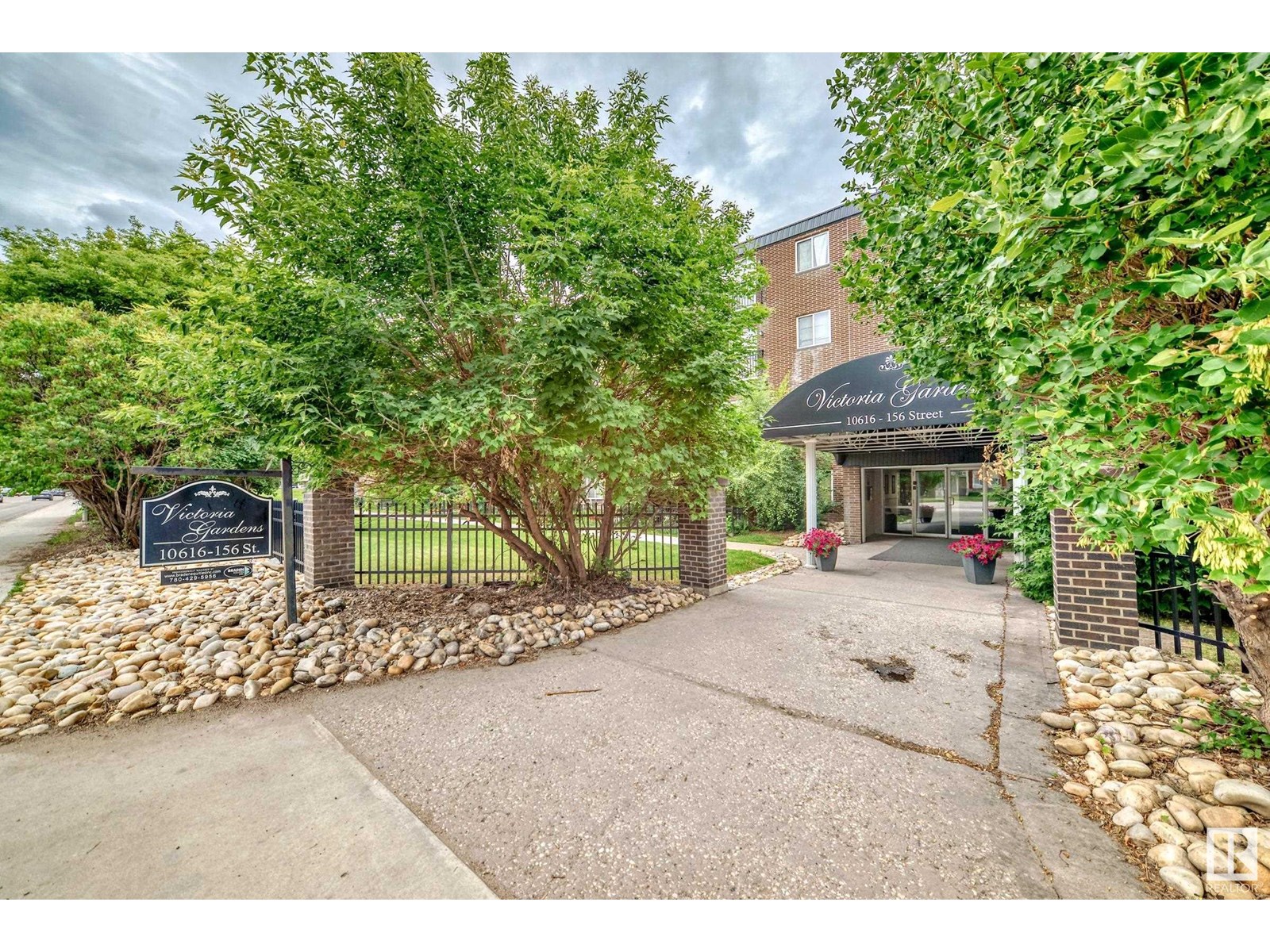 Photo 31 of 421 10616 156 St Nw, Edmonton AB