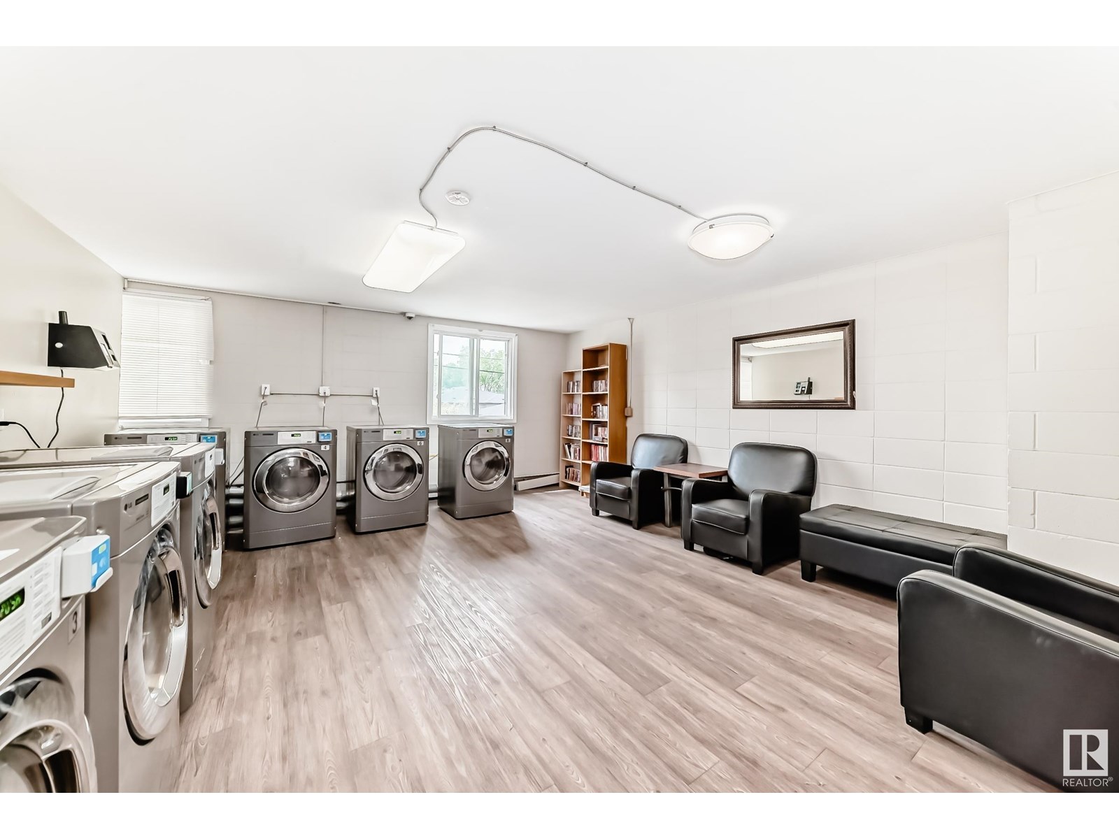 Photo 20 of 421 10616 156 St Nw, Edmonton AB