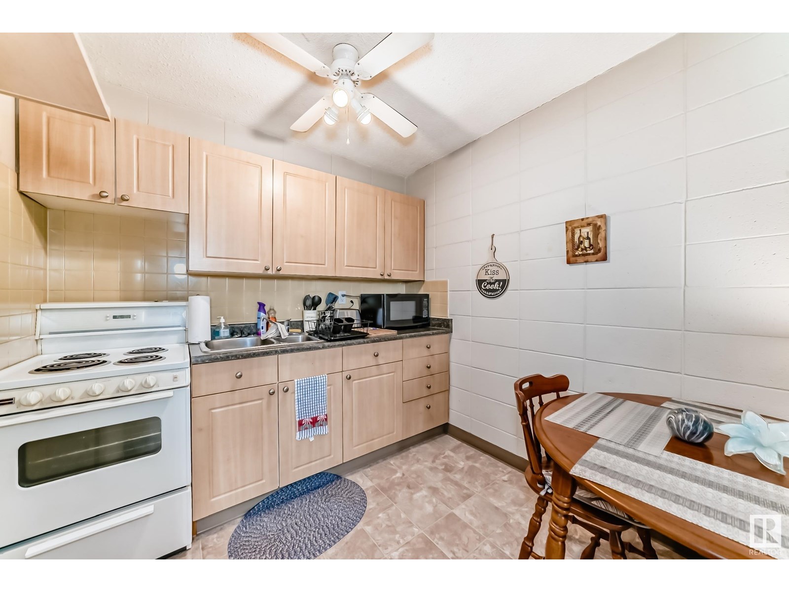 Photo 8 of 421 10616 156 St Nw, Edmonton AB