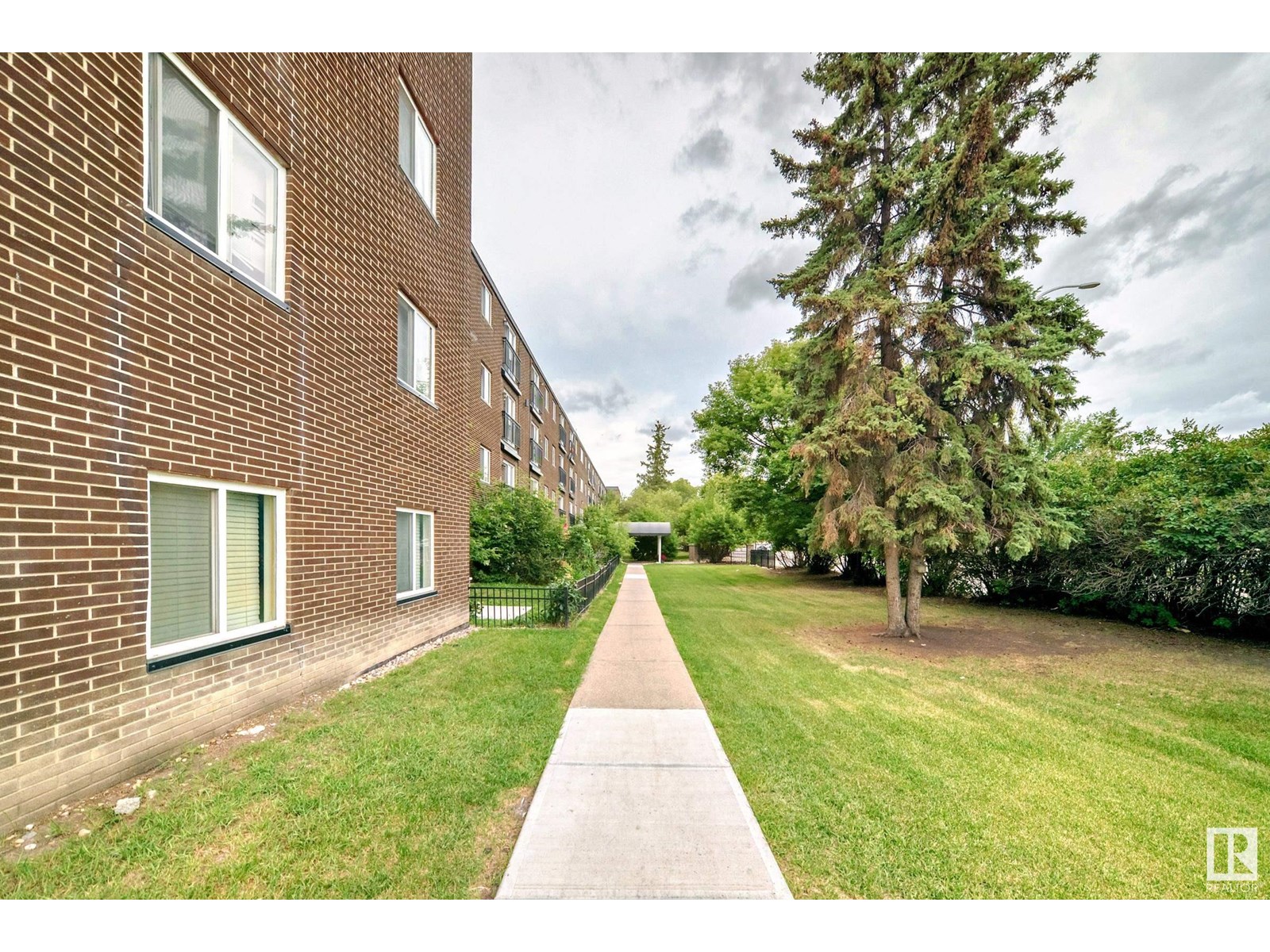 Photo 26 of 421 10616 156 St Nw, Edmonton AB