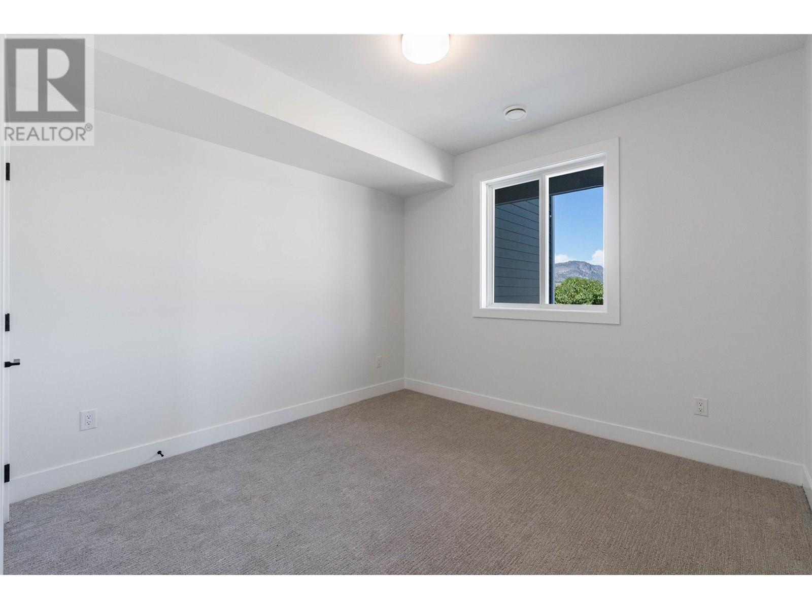 394 Chardonnay Avenue, Oliver