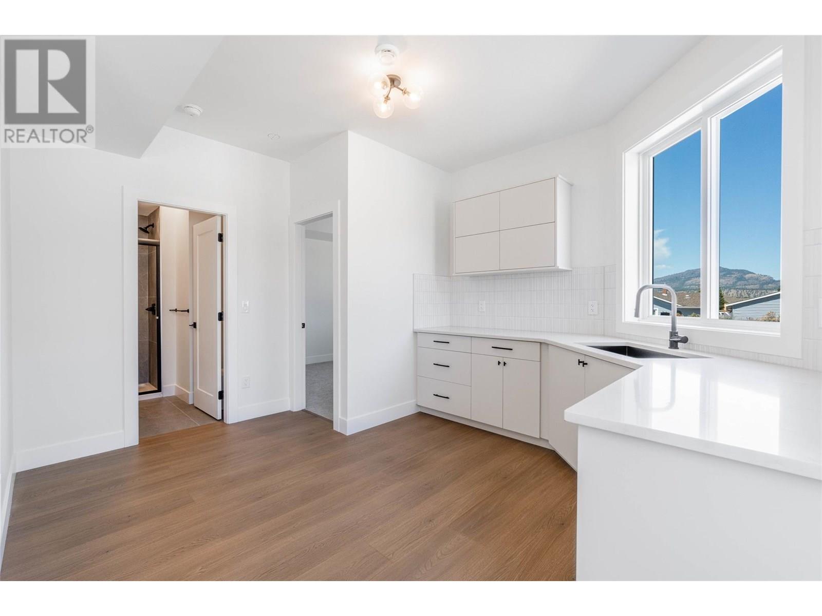 394 Chardonnay Avenue, Oliver